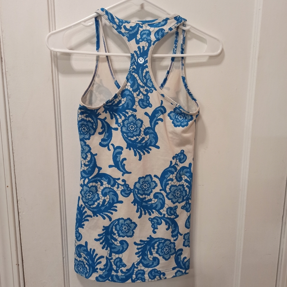Lululemon Sz 4 Cool Racerback Tank Top Small White Blue Floral Luon Yoga - Picture 8 of 9